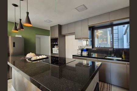 Casa de condomínio para alugar com 220m², 3 quartos e 2 vagasCozinha 