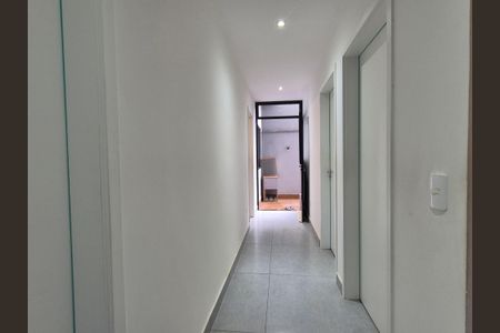Casa de condomínio para alugar com 220m², 3 quartos e 2 vagasCorredor 
