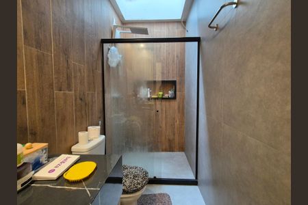 Casa de condomínio para alugar com 220m², 3 quartos e 2 vagasBanheiro suite 3