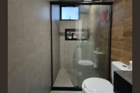 Casa de condomínio para alugar com 220m², 3 quartos e 2 vagasBanheiro suite 2