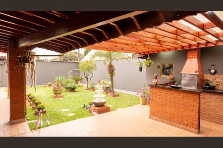 Casa à venda com 190m², 3 quartos e 3 vagas Casa à venda com 190m², 3 quartos e 3 vagasEspaço Gourmet