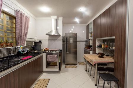 Casa à venda com 190m², 3 quartos e 3 vagas Casa à venda com 190m², 3 quartos e 3 vagasCozinha