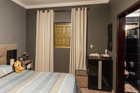 Casa à venda com 190m², 3 quartos e 3 vagas Casa à venda com 190m², 3 quartos e 3 vagasSuíte