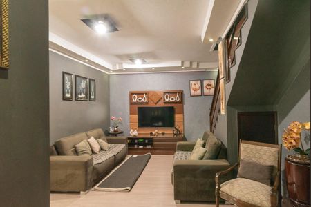 Casa à venda com 190m², 3 quartos e 3 vagas Casa à venda com 190m², 3 quartos e 3 vagasSala