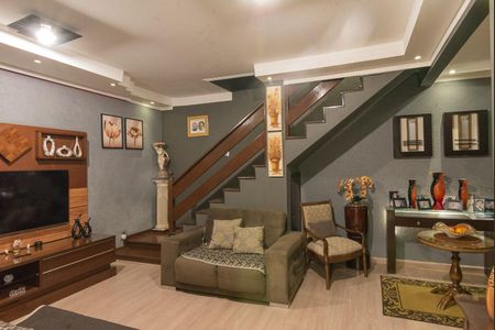 Casa à venda com 190m², 3 quartos e 3 vagas Casa à venda com 190m², 3 quartos e 3 vagasSala