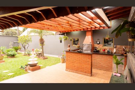 Casa à venda com 190m², 3 quartos e 3 vagas Casa à venda com 190m², 3 quartos e 3 vagasEspaço Gourmet