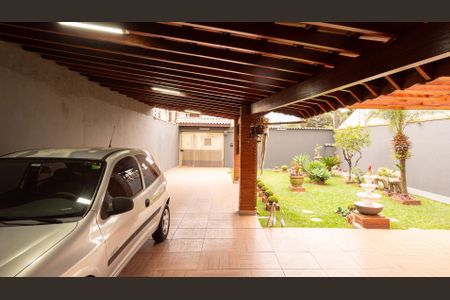 Casa à venda com 190m², 3 quartos e 3 vagas Casa à venda com 190m², 3 quartos e 3 vagasGaragem