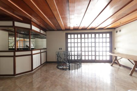 Apartamento à venda com 260m², 2 quartos e 2 vagas Apartamento à venda com 260m², 2 quartos e 2 vagasTerraço