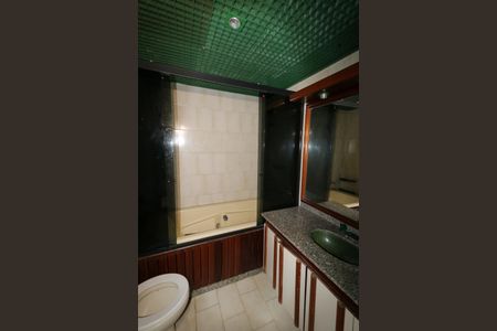 Apartamento à venda com 260m², 2 quartos e 2 vagas Apartamento à venda com 260m², 2 quartos e 2 vagasTerraço - Banheiro