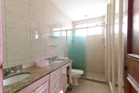 Apartamento à venda com 260m², 2 quartos e 2 vagas Apartamento à venda com 260m², 2 quartos e 2 vagasBanheiro do Quarto 1