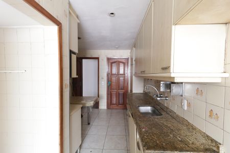 Apartamento à venda com 260m², 2 quartos e 2 vagas Apartamento à venda com 260m², 2 quartos e 2 vagasCozinha