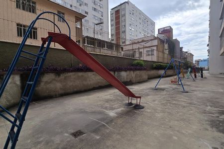 Apartamento à venda com 260m², 2 quartos e 2 vagas Apartamento à venda com 260m², 2 quartos e 2 vagasÁrea comum - Playground