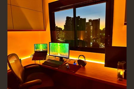 Apartamento para alugar com 90m², 3 quartos e 2 vagas Apartamento para alugar com 90m², 3 quartos e 2 vagasQuarto 1- vista noturna