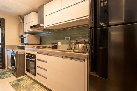 Apartamento para alugar com 90m², 3 quartos e 2 vagas Apartamento para alugar com 90m², 3 quartos e 2 vagasCozinha e Área de Serviço