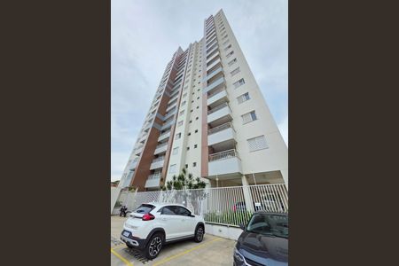 Apartamento para alugar com 65m², 2 quartos e 1 vagaFachada