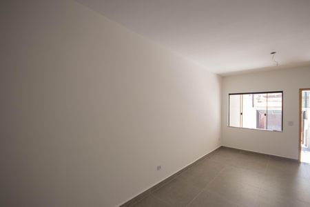 Casa à venda com 115m², 3 quartos e 2 vagas Casa à venda com 115m², 3 quartos e 2 vagasSala