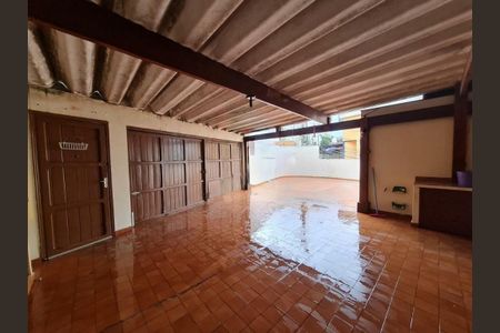 Casa à venda com 5 quartos, 304m² em Jardim Ivana, São Paulo