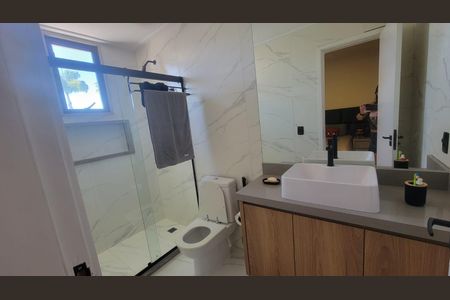 Casa à venda com 1072m², 6 quartos e 2 vagas Casa à venda com 1072m², 6 quartos e 2 vagasBanheiro