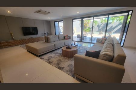 Casa à venda com 1072m², 6 quartos e 2 vagas Casa à venda com 1072m², 6 quartos e 2 vagasSala