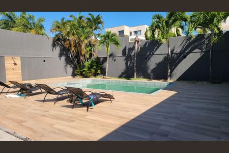 Casa à venda com 1072m², 6 quartos e 2 vagas Casa à venda com 1072m², 6 quartos e 2 vagasPiscina