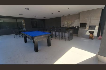 Casa à venda com 1072m², 6 quartos e 2 vagas Casa à venda com 1072m², 6 quartos e 2 vagasSalão de jogos