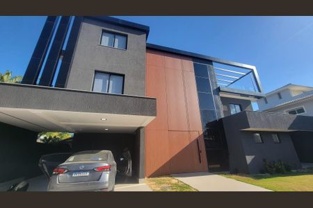 Casa à venda com 1072m², 6 quartos e 2 vagas Casa à venda com 1072m², 6 quartos e 2 vagasvista da Sacada