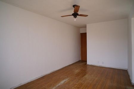 Apartamento à venda com 73m², 2 quartos e 1 vaga Apartamento à venda com 73m², 2 quartos e 1 vagaSala