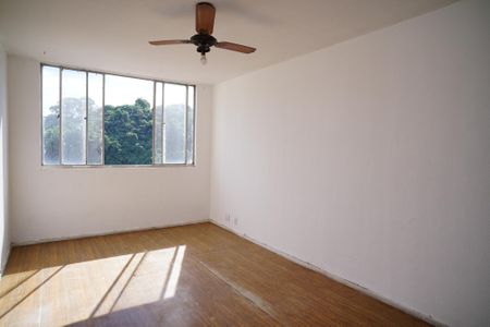 Apartamento à venda com 73m², 2 quartos e 1 vaga Apartamento à venda com 73m², 2 quartos e 1 vagaSala