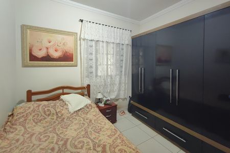 Casa à venda com 250m², 2 quartos e 2 vagasQuarto Suíte