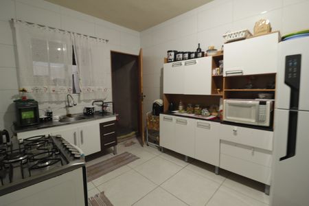 Casa à venda com 115m², 4 quartos e 3 vagas Casa à venda com 115m², 4 quartos e 3 vagasCozinha