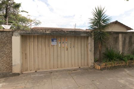 Apartamento para alugar com 120m², 3 quartos e 1 vaga Apartamento para alugar com 120m², 3 quartos e 1 vagaFachada + Placa