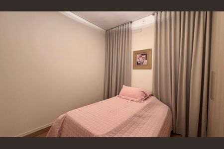 Casa de condomínio à venda com 207m², 3 quartos e 4 vagasSuíte 2