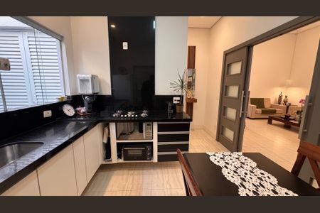 Casa de condomínio à venda com 207m², 3 quartos e 4 vagasCozinha