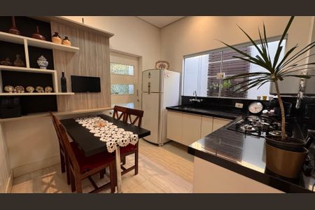 Casa de condomínio à venda com 207m², 3 quartos e 4 vagasCozinha