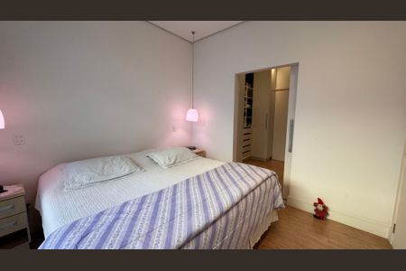 Casa de condomínio à venda com 207m², 3 quartos e 4 vagasSuíte 3