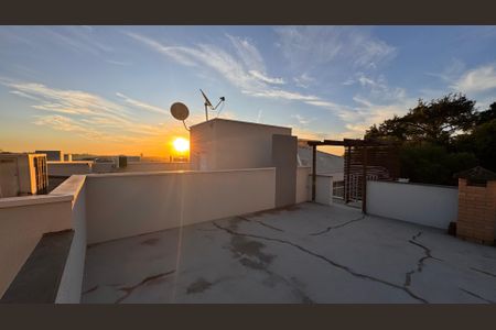 Casa de condomínio à venda com 207m², 3 quartos e 4 vagasSolário