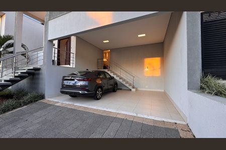 Casa de condomínio à venda com 207m², 3 quartos e 4 vagasGaragem