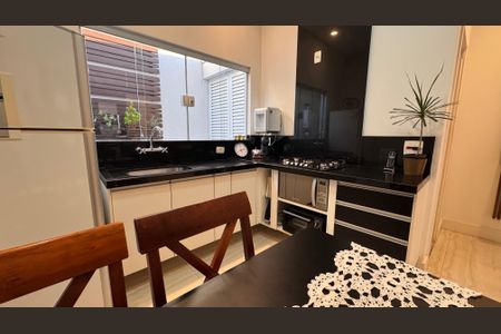 Casa de condomínio à venda com 207m², 3 quartos e 4 vagasCozinha