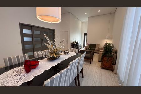 Casa de condomínio à venda com 207m², 3 quartos e 4 vagasSala de Jantar