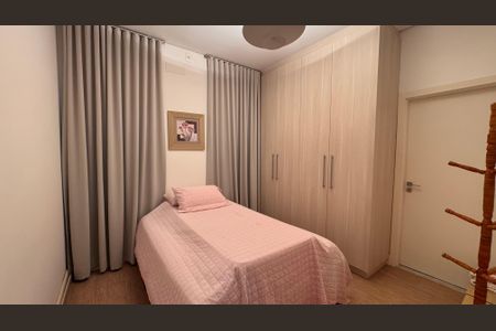 Casa de condomínio à venda com 207m², 3 quartos e 4 vagasSuíte 2