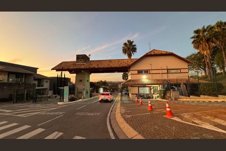 Casa de condomínio à venda com 207m², 3 quartos e 4 vagasFachada