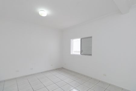 Casa para alugar com 95m², 2 quartos e 2 vagasQuarto 1