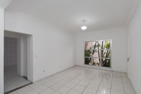 Casa para alugar com 95m², 2 quartos e 2 vagasSala