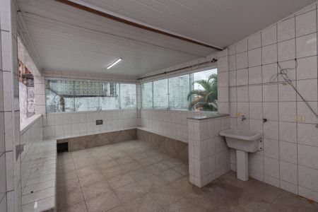 Casa para alugar com 95m², 2 quartos e 2 vagasÁrea de Serviço / Varanda