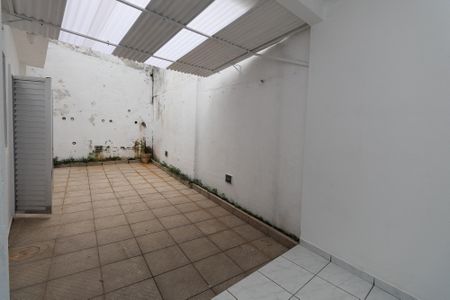 Casa para alugar com 95m², 2 quartos e 2 vagasQuintal