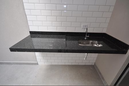 Casa à venda com 115m², 3 quartos e 2 vagasPia da área destinada a churrasqueira