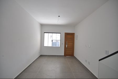 Casa à venda com 115m², 3 quartos e 2 vagasSala