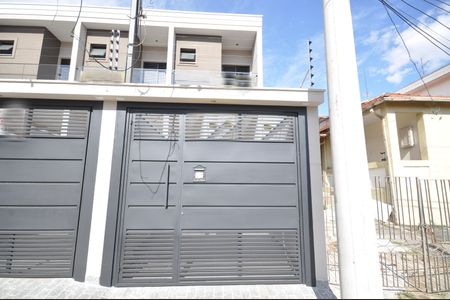 Casa à venda com 115m², 3 quartos e 2 vagasFachada