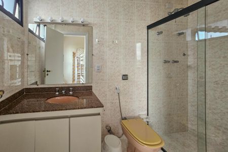 Apartamento para alugar com 400m², 4 quartos e 3 vagasBanheiro da suíte 2