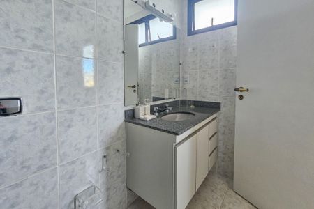 Apartamento para alugar com 400m², 4 quartos e 3 vagasBanheiro da suíte 3
